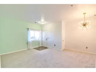 Photo #2: 4806857 Listing