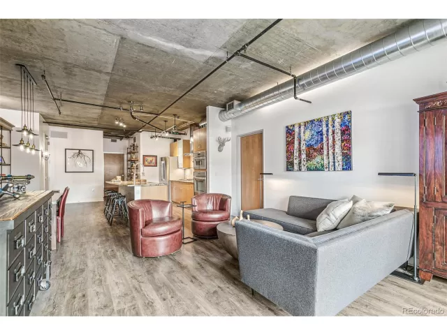 MLS: 4806984 Condo For Sale