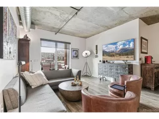 Photo #3: 4806984 Listing