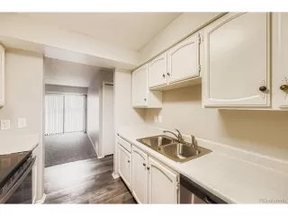 Photo #5: 4808133 Listing