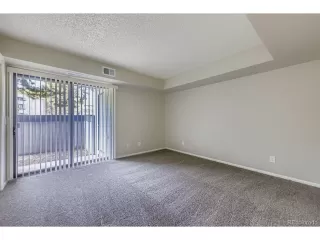 Photo #6: 4808133 Listing