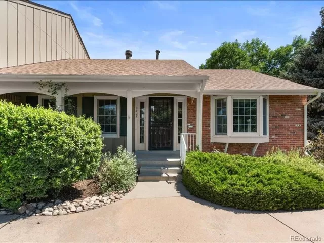 MLS: 4809182 Condo For Sale