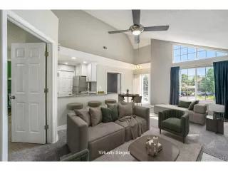 Photo #2: 4810404 Listing
