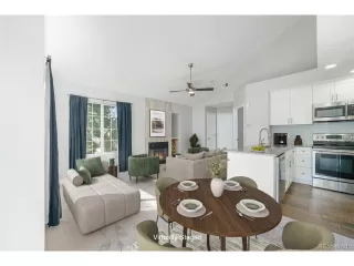 Photo #4: 4810404 Listing