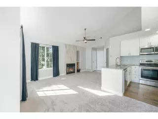 Photo #6: 4810404 Listing