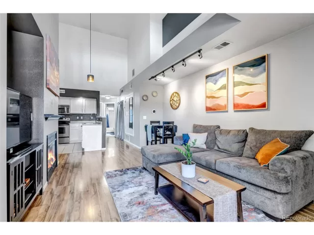 MLS: 4810550 Condo For Sale