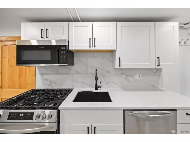 MLS: 4810814 Condo For Sale