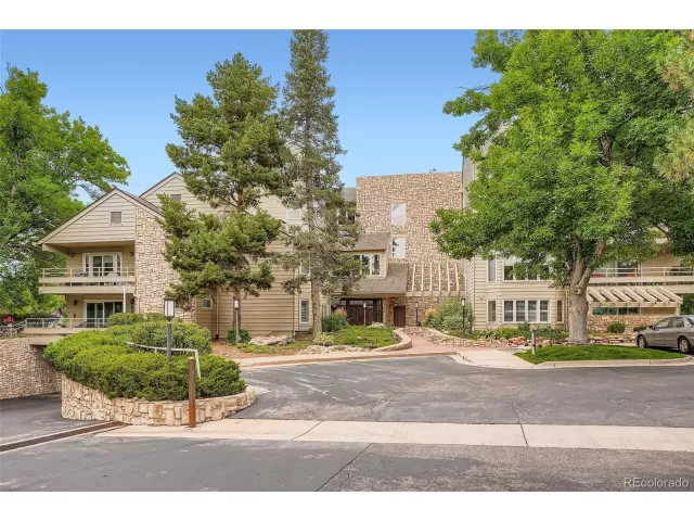 MLS: 4811058 Condo For Sale