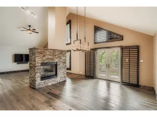 Photo #5: 4811058 Listing