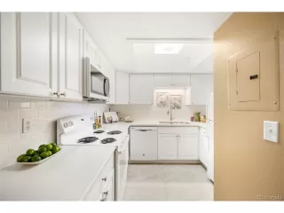 Photo #4: 4811846 Listing