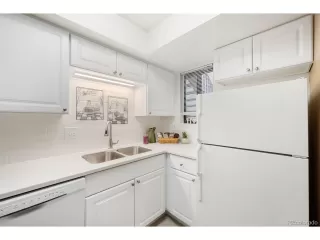 Photo #6: 4811846 Listing