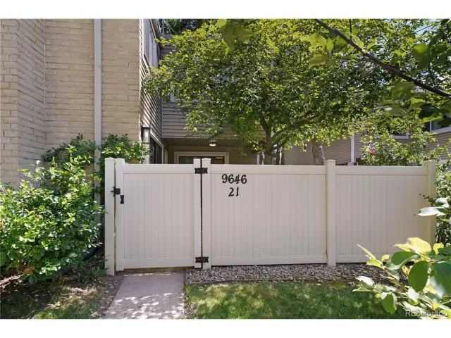 MLS: 4812492 Condo For Sale