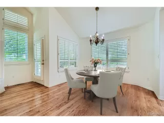 Photo #5: 4814334 Listing