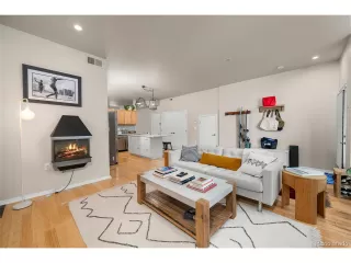 Photo #5: 4815817 Listing