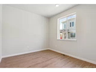 Photo #6: 4816538 Listing