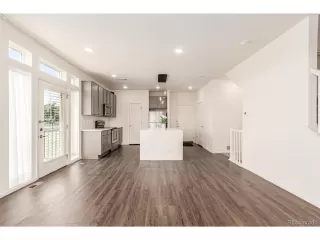 Photo #5: 4817789 Listing 