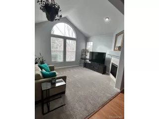 Photo #2: 4819618 Listing 