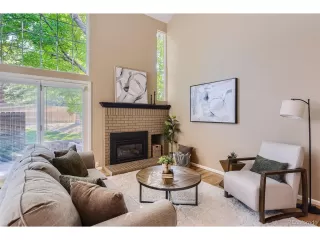 Photo #2: 4819782 Listing 