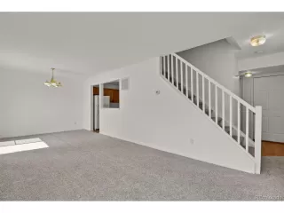 Photo #3: 4819802 Listing