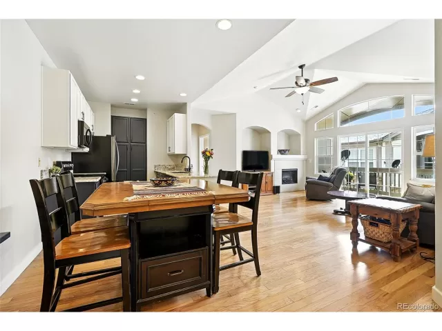 MLS: 4820932 Condo For Sale