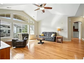 Photo #5: 4820932 Listing 