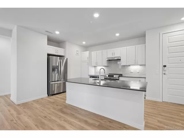 MLS: 4821487 Condo For Sale