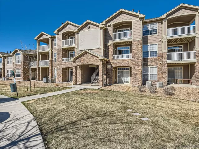 MLS: 4821556 Condo For Sale