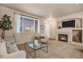 Photo #4: 4821766 Listing