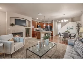 Photo #5: 4821766 Listing