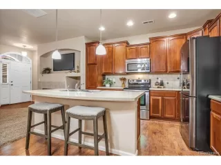 Photo #6: 4821766 Listing