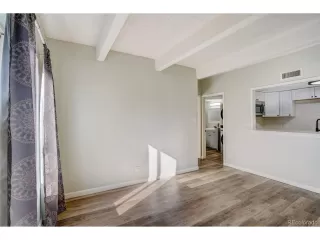 Photo #4: 4822030 Listing