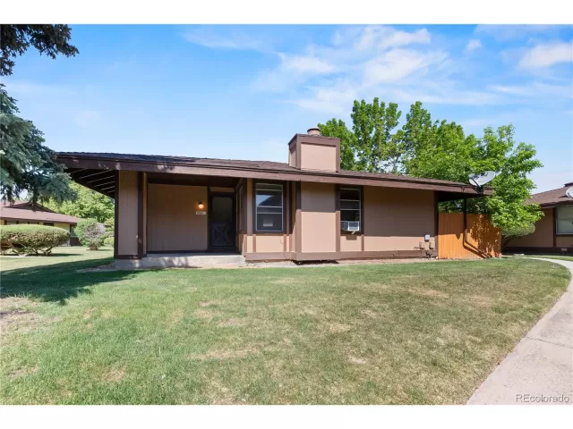 MLS: 4822195 Condo For Sale