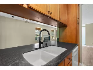 Photo #4: 4822195 Listing