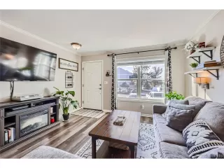 Photo #6: 4822752 Listing