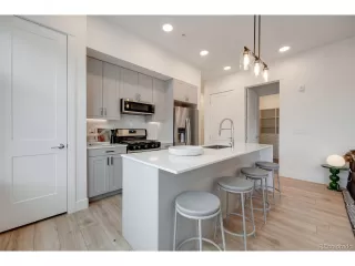 Photo #2: 4823419 Listing 