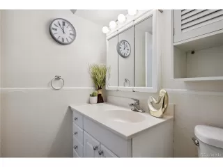 Photo #6: 4825089 Listing