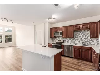 Photo #5: 4825931 Listing