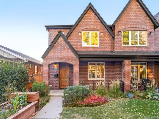 MLS: 4828916 Condo For Sale