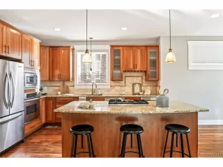 Photo #5: 4828916 Listing 