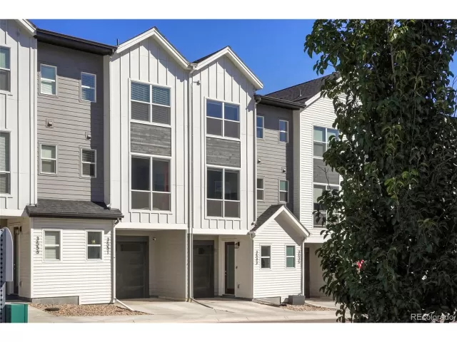 MLS: 4830342 Condo For Sale