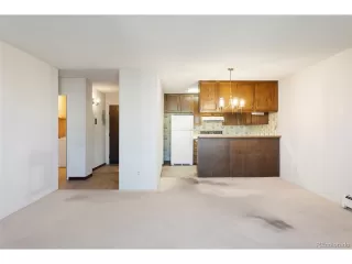 Photo #5: 4832029 Listing