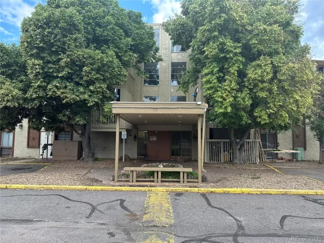 MLS: 4833021 Condo For Sale