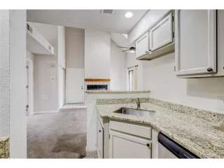 Photo #5: 4836519 Listing 