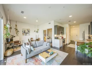 Photo #5: 4837027 Listing