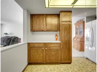 Photo #5: 4840823 Listing 