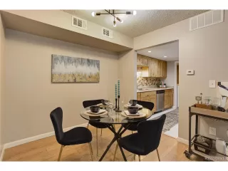 Photo #4: 4841817 Listing