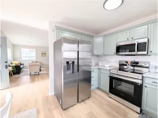 Photo #5: 4842299 Listing