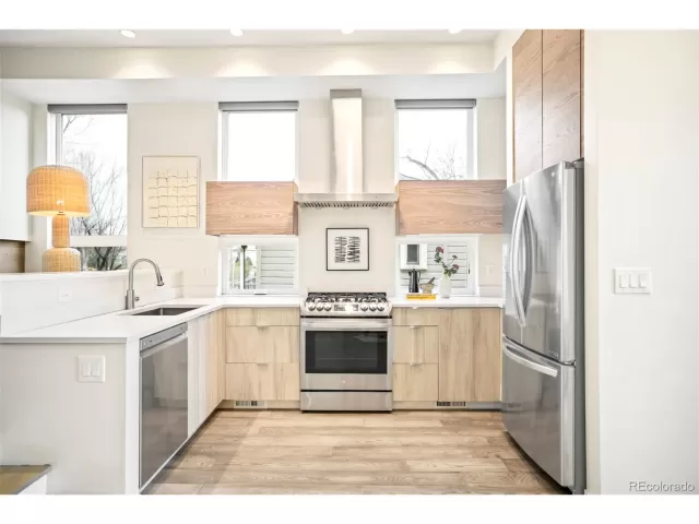 MLS: 4842640 Condo For Sale