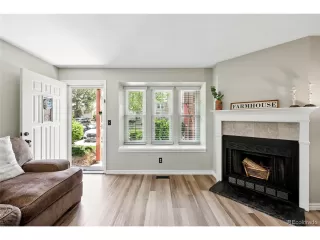 Photo #5: 4842748 Listing