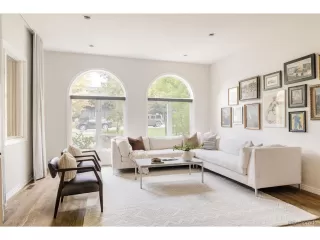 Photo #2: 4844413 Listing